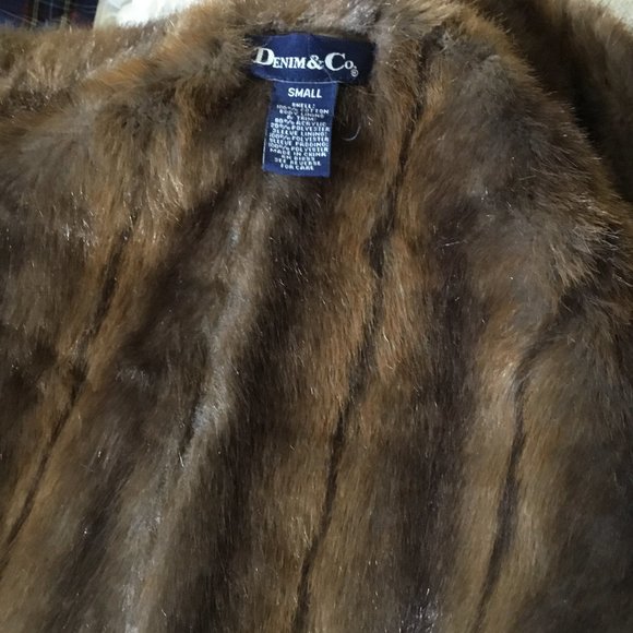 Denim and Company size small faux fur lined denim coat. SIZE S - Picture 2 of 7